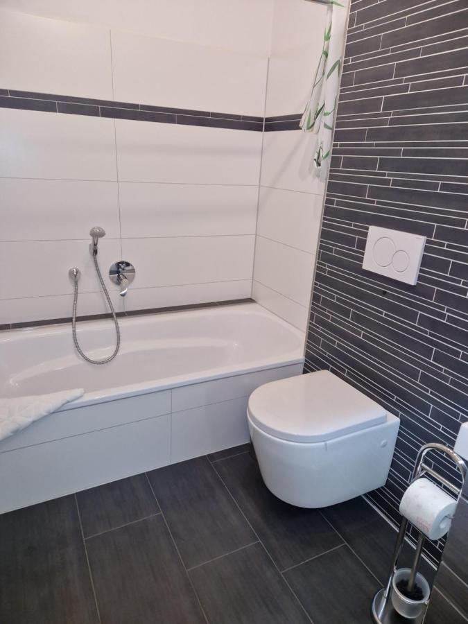 Hochwertige 85Qm-Wohnung In Wuppertal-Vohwinkel Exterior photo